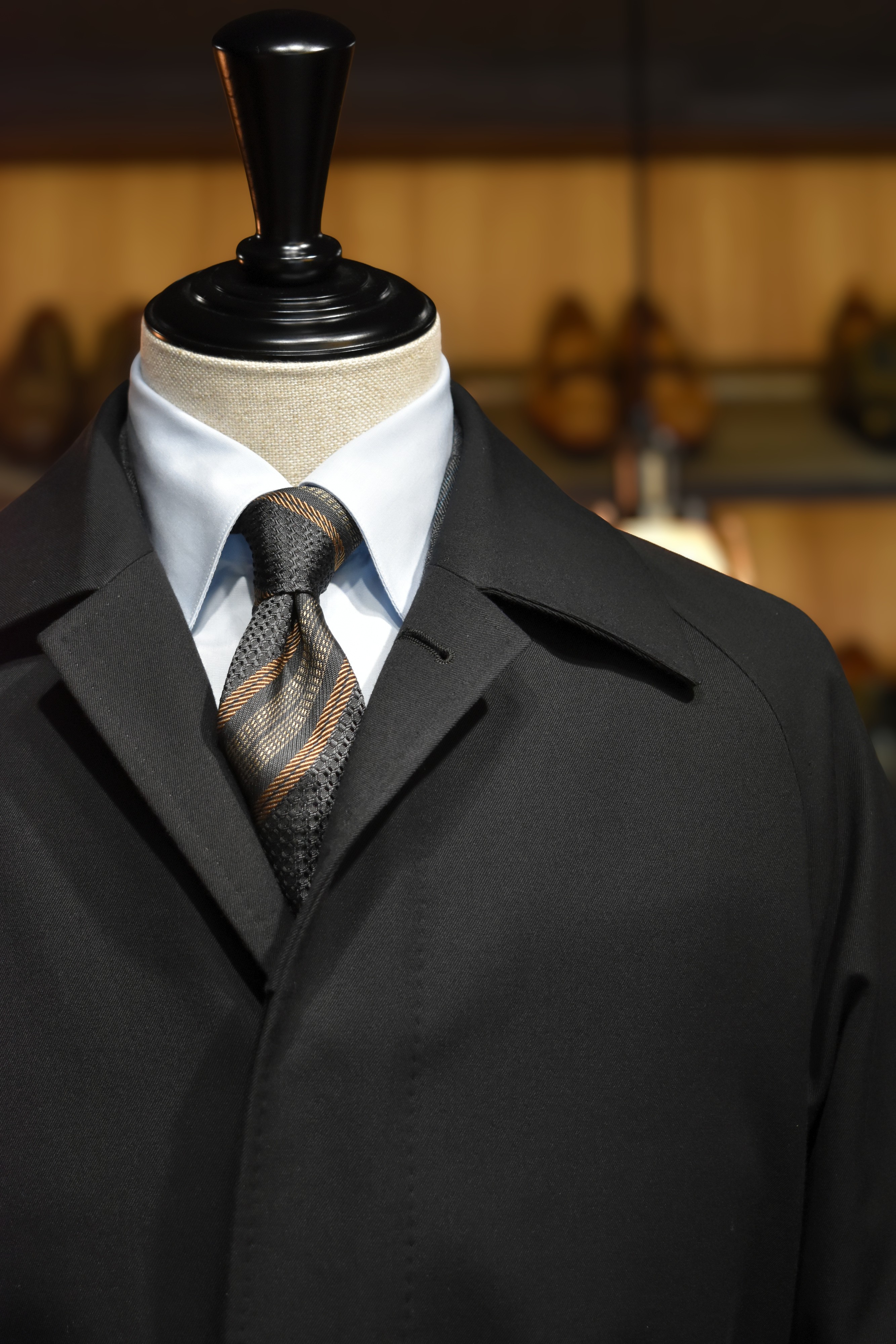 都市の冬を快適に。ドーメル「TRENCH」で仕立てる大人のラグランコート【CHIC tailor made】